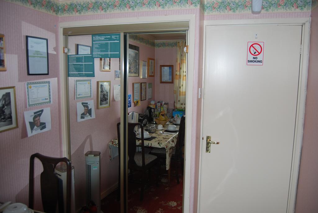 דאדלי Mike & Carolyn Ball B&B מראה חיצוני תמונה